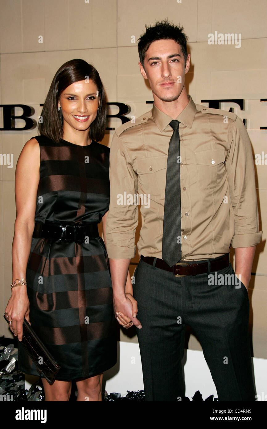 Oct 20, 2008 - Los Angeles, Californie, USA - Eric Balfour au magasin Burberry Re-opening party. (Crédit Image : © Lisa O'Connor/ZUMA Press) Banque D'Images