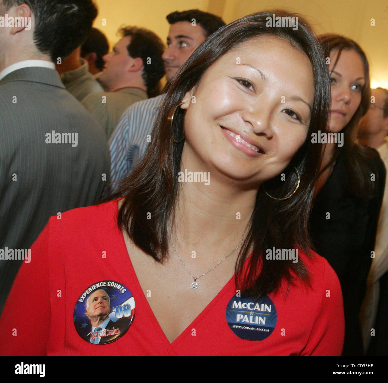 Nov 04, 2008 - New York, NY, USA - un partisan de McCain watches l'élection revient au New York Club républicain jeunes election Night Watch a tenu à la Women's National Club républicain sur la veille des élections. (Crédit Image : © Nancy/Kaszerman ZUMA Press) Banque D'Images