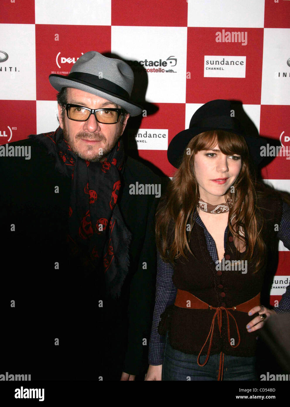 6 novembre 2008 - New York, New York, États-Unis - Elvis Costello CRÉE UN SPECTACLE DE FÊTE SON NOUVEAU Sundance Channel TV, ''SPECTACLE : Elvis Costello AVEC, À L'"" EDISON BALLROOM.WEST 57TH STREET 11-06-2008. L'année 2008. ELVIS COSTELLO ET JENNY LEWIS.K60102RM(Image Crédit : Â© Rick Mackler/ Banque D'Images
