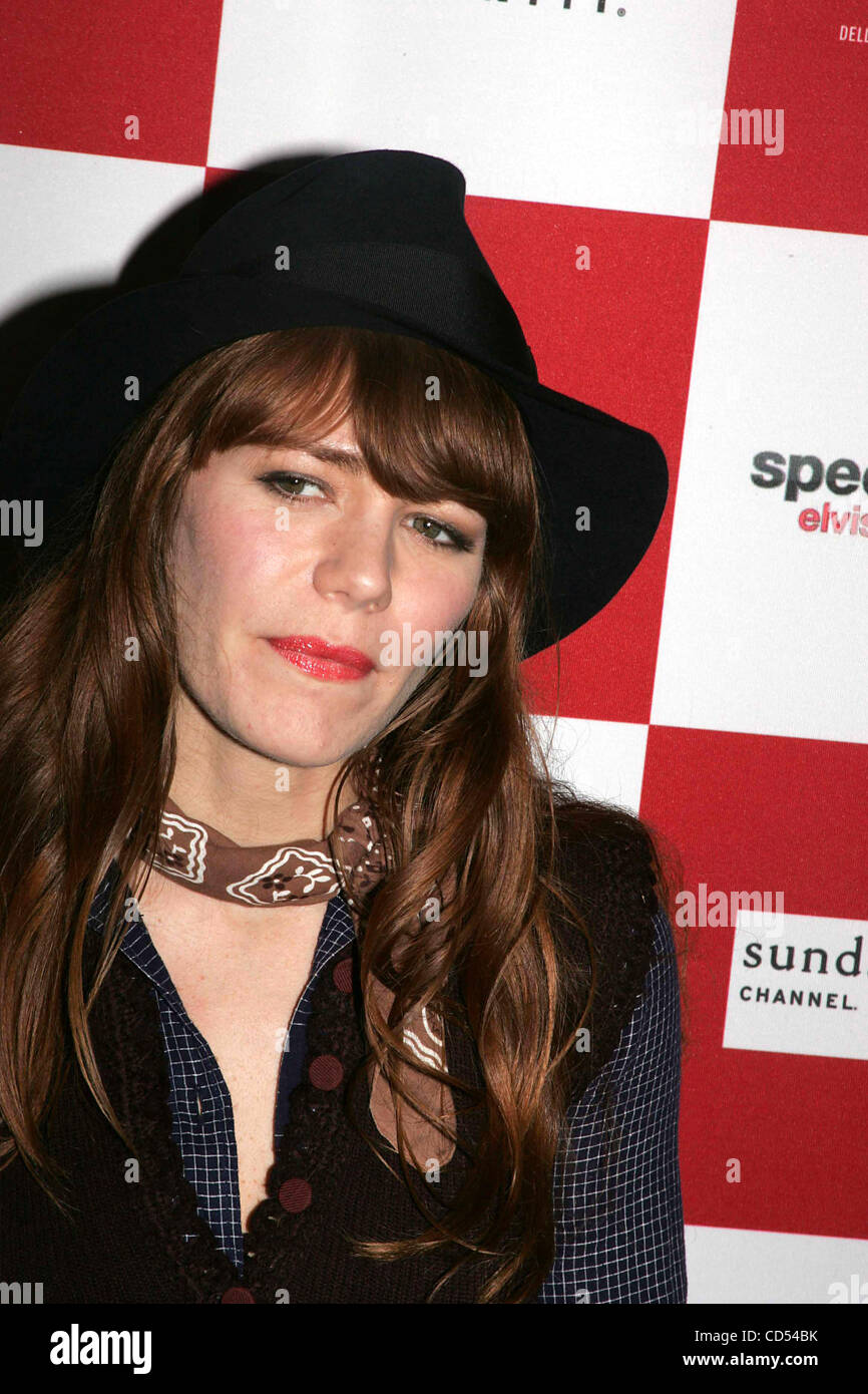 6 novembre 2008 - New York, New York, États-Unis - Elvis Costello CRÉE UN SPECTACLE DE FÊTE SON NOUVEAU Sundance Channel TV, ''SPECTACLE : Elvis Costello AVEC, À L'"" EDISON BALLROOM.WEST 57TH STREET 11-06-2008. 2008.Jenny Lewis.K60102RM(Image Crédit : Â© Rick Mackler/Photos/ZUMAPRESS Globe Banque D'Images