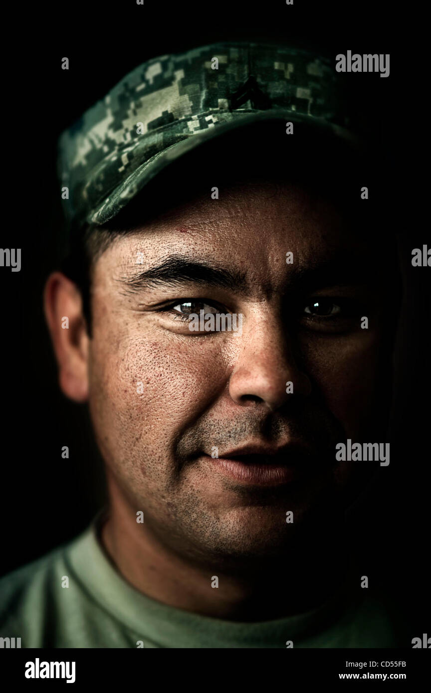 Nov 11, 2008 - Le Balad, Salah ad Din, l'Iraq - CPL TONY J WYNNE, 32-1er peloton, Compagnie H, 1-161dans de Spokane, WA. Soldats du 1er Bataillon du Régiment d'infanterie 1-161, 81e Brigade Combat Team. Les soldats de la Garde nationale de Washington, 161e Régiment d'infanterie. Ils ont laissé leur famille, fr Banque D'Images