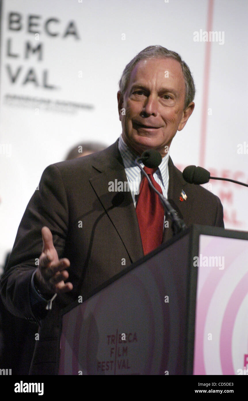 Le maire Michael Bloomberg parle au Tribeca Film Festival 2008 Journée d'ouverture conférence de presse à l'Borough of Manhattan Community College. Banque D'Images