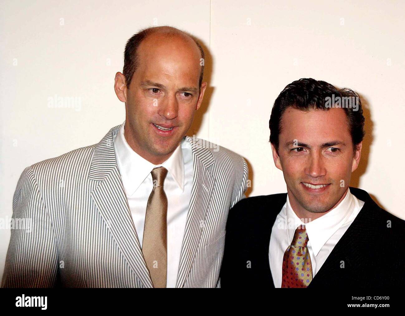 Avril 8, 2004 - New York, New York, États-Unis - K36553RB.L 2004 PRIX BRIQUE FAIRE QUELQUE CHOSE AU METROPOLITAN PAVILION, NEW YORK New York..04/08/2004. / 2004..ANTHONY EDWARDS ET ANDREW SHUE(Image Crédit : Â© Rick Mackler/Photos/ZUMAPRESS.com) Globe Banque D'Images