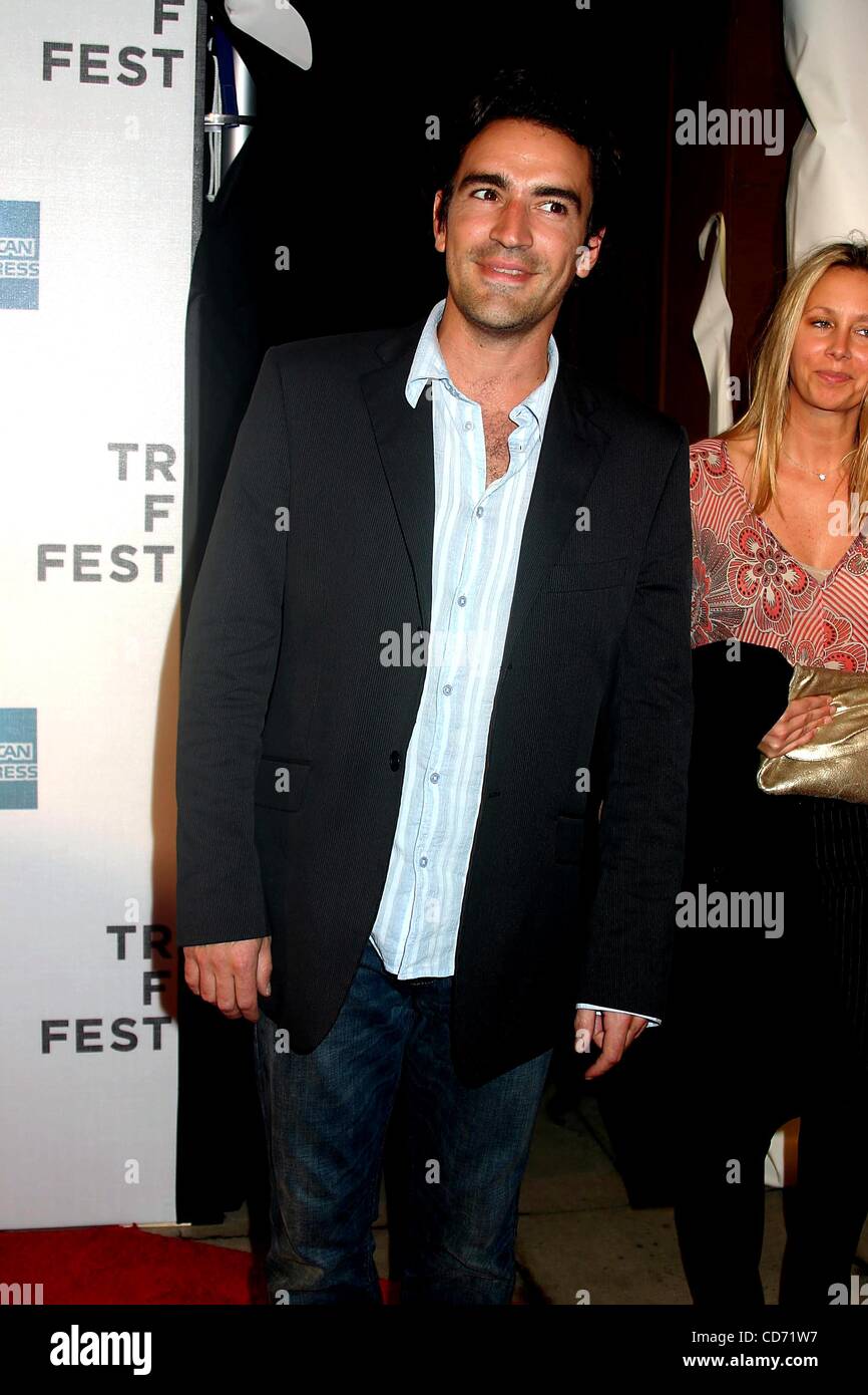 2 mai 2004 - New York, New York, États-Unis - K37007ML.TRIBECA FILM FESTIVAL.SOIRÉE D'OUVERTURE DE LA PREMIERE ''HELEN''..TRIBECA PERFORMING ARTS CENTER, NEW YOK New York..04/02/2004. / 2004.BEN CHAPLIN(Image Crédit : Â© Mitchell Levy/Photos/ZUMAPRESS.com) Globe Banque D'Images