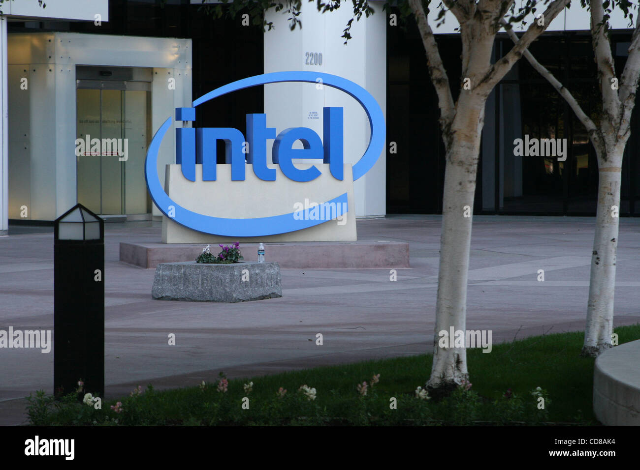 Oct 12, 2008 - Santa Clara, Californie, USA - siège mondial d'Intel ...