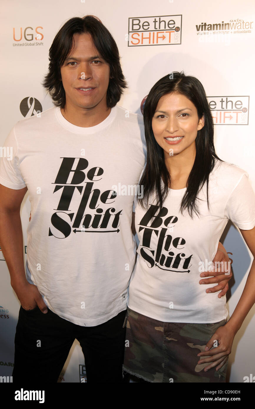 CHASKE SPENCER acteur et actrice Tinsel Korey assiste à 'être' l'événement organisé par les