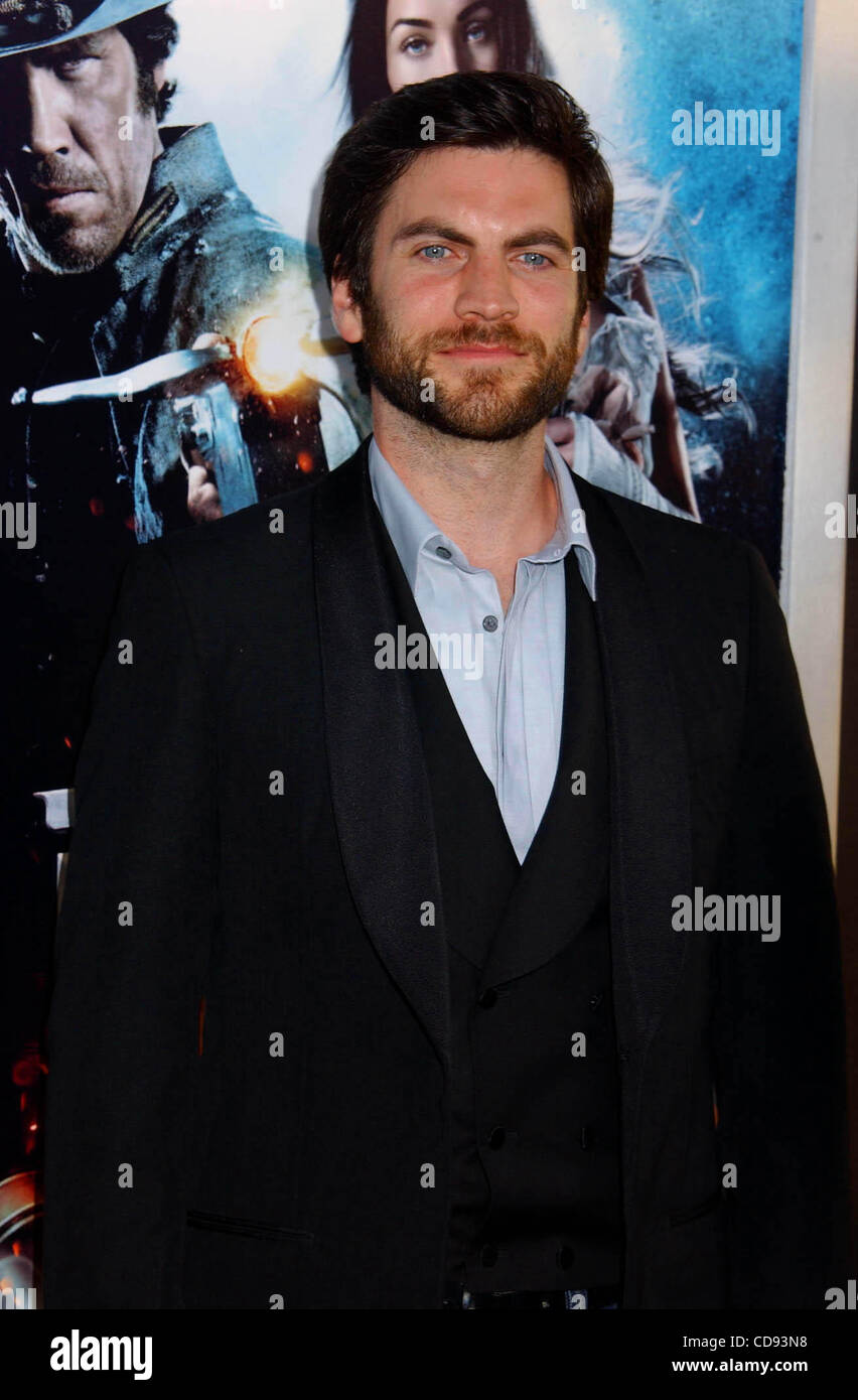 17 juin 2010 - Hollywood, Californie, États-Unis - WES BENTLEY.''Jonah Hex'' Los Angeles Premiere - Arrivées. Cinémas ArcLight Cinerama Dome.Hollywood, CA 06-17-2010. 2010.I15257PR(Image Crédit : © Phil Roach/Photos/ZUMApress.com) Globe Banque D'Images