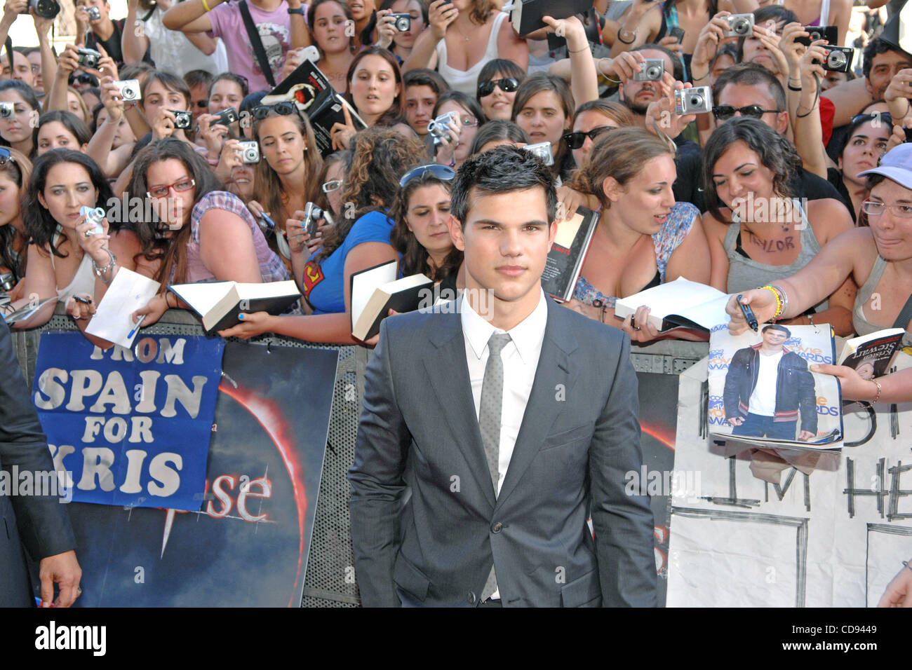 Tapis rouge à la première mondiale d'ECLIPSE le dernier film de la saga Twilight..Twilight star Taylor Lautner. (Crédit Image : © Andrea Ranalli/ZUMApress.com) Southcreek/mondial Banque D'Images Tapis rouge à la première mondiale d'ECLIPSE le dernier film de la saga Twilight..Twilight star Taylor Lautner. (Crédit Image : © Andrea Ranalli/ZUMApress.com) Southcreek/mondial Banque D'Images
