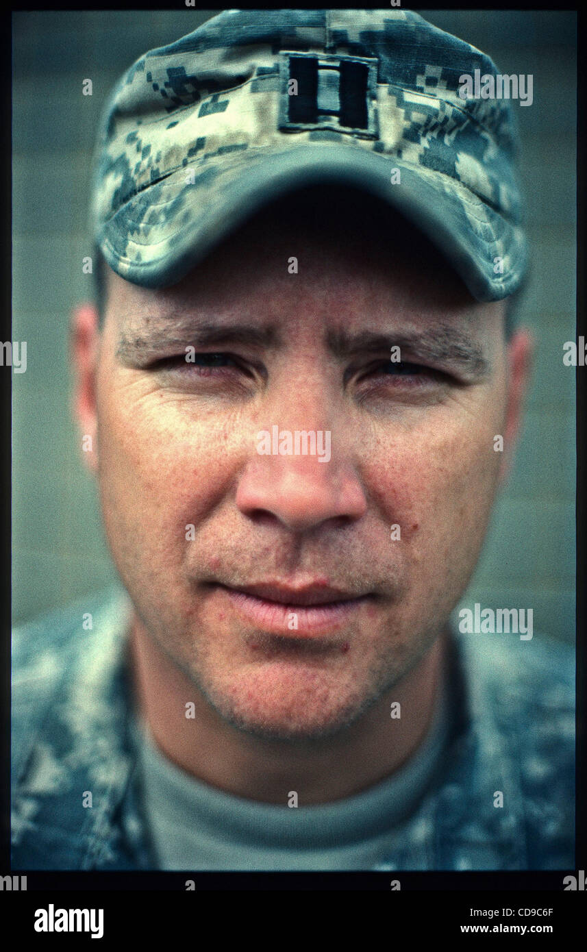 Jul 01, 2010 - L'Afghanistan, de Paktika - Le Capitaine Chris Watson, commandant, Abu Company, 1er bataillon du 187e Régiment d'infanterie. (Crédit Image : © Bill Putnam/ZUMAPRESS.com) Banque D'Images