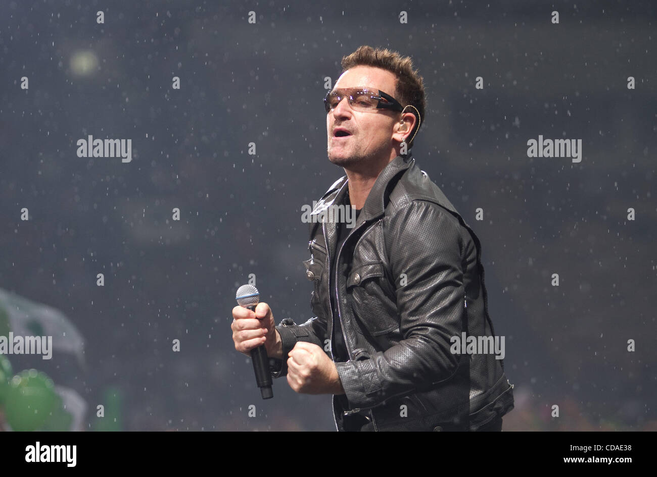 U2 Live au stade Luzhniki de Moscou.Photo : le chanteur Bono de U2 . Banque D'Images