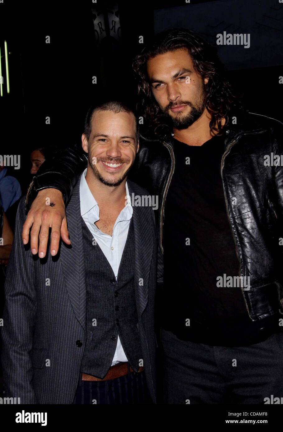 7 septembre 2010 - Los Angeles, Californie, États-Unis - Michael Raymond-James et Jason Momoa. Première Projection de FX'S TERRIERS.L'Arclight Cinemas, Hollywood, Californie 09-07-2010. 2010.K66309TL.(Image Crédit : Â©/TLeopold ZUMApress.com)/Photos Globe Banque D'Images