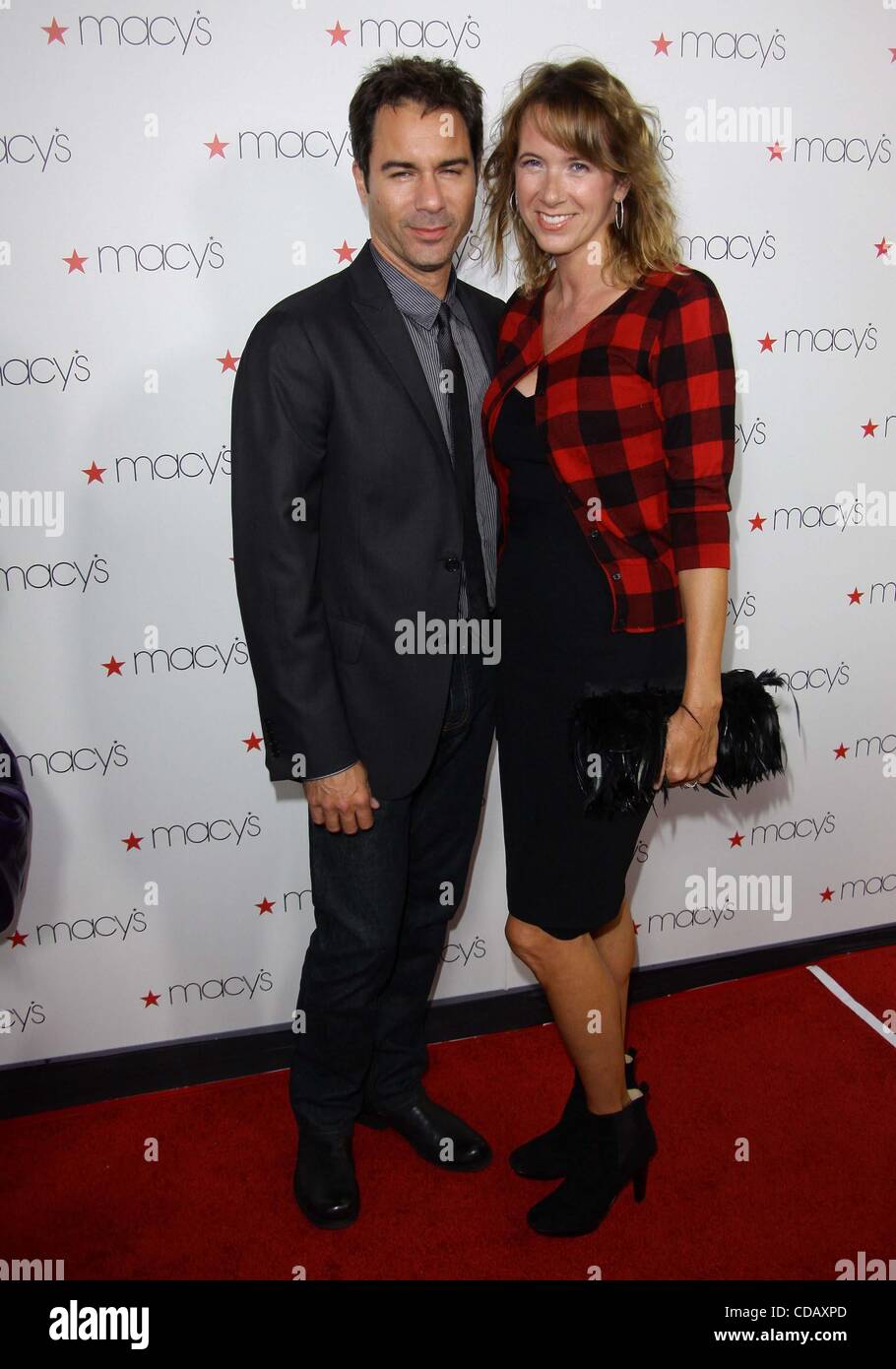 16 septembre 2010 - Los Angeles, Californie, États-Unis - Eric McCormack (L) et Janet Holden. Le passeport de mai présente Glamourama tenue à l'Orpheum Theatre. Los Angeles, CA. 09-16-2010. K65927TL(Image Crédit : Â©/TLeopold ZUMApress.com)/Photos Globe Banque D'Images