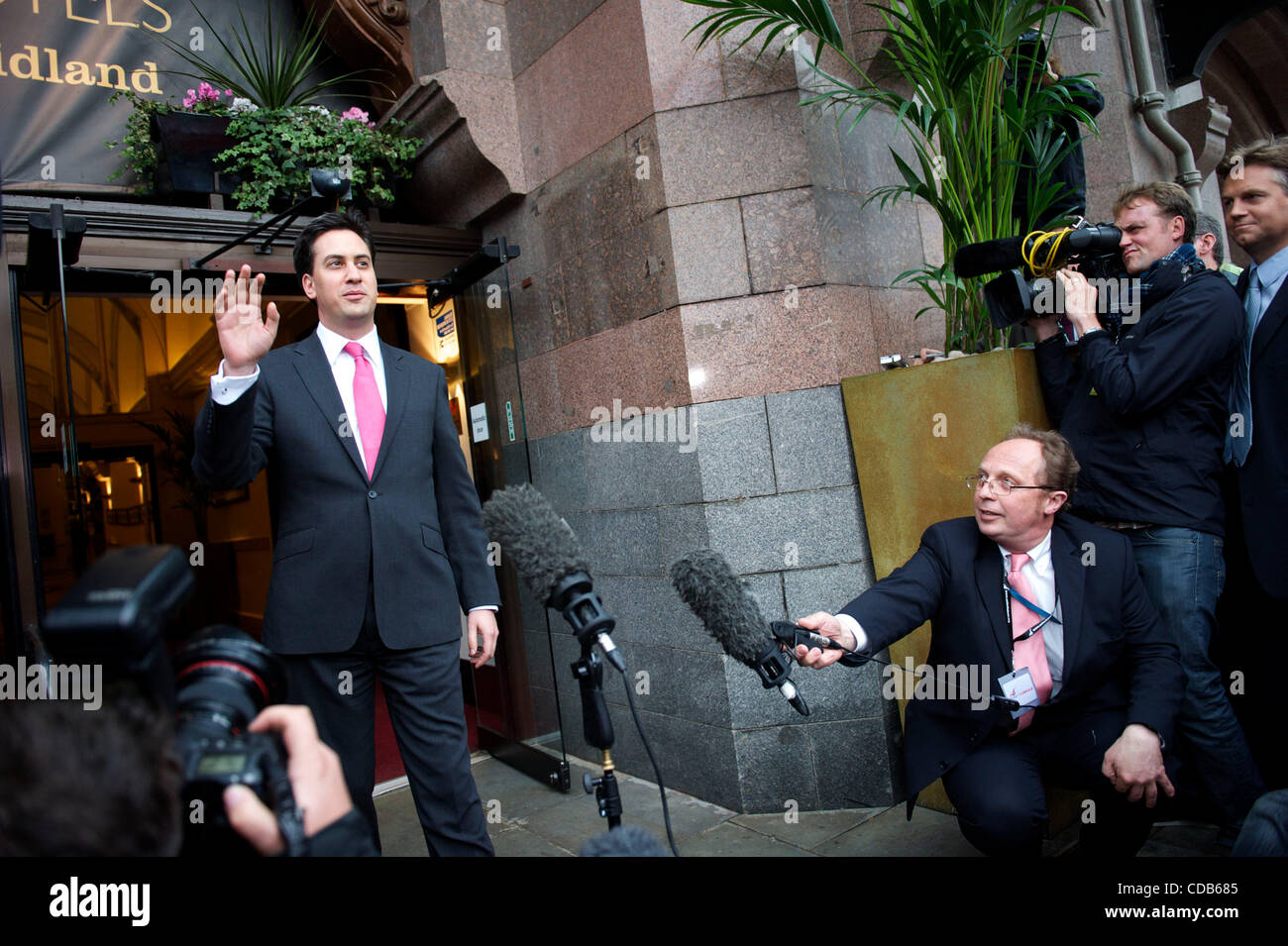 Sep 29, 2010 - Manchester, Angleterre, RU - leader travailliste ED MILIBAND Commentaires sur le fait frère David a refusé un poste ministériel lors de la conférence du parti travailliste à Manchester, l'avant-dernier jour de l'assemblée générale annuelle. (Crédit Image : © Mark Makela/ZUMApress.com) Banque D'Images