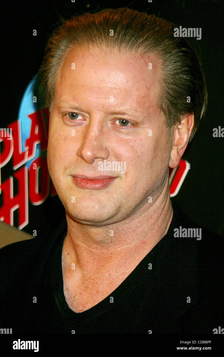 K35189JBU.L'apprenti PREND LA PLANÈTE ! !.L'atout de Donald et ex-PARTICIPANTS À ASSISTER À LA VUE DES PARTIES AU PLANET HOLLYWOOD À NEW YORK New York.1/29/2004. / 2004.DARRELL HAMMOND(Image Crédit : Â© Judie Burstein/Photos/ZUMAPRESS.com) Globe Banque D'Images