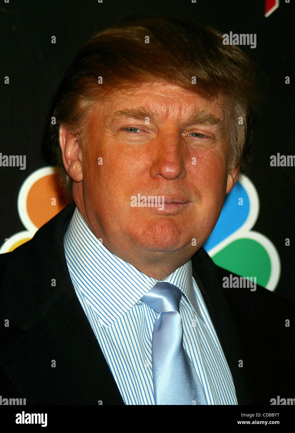 K35189JBU.L'apprenti PREND LA PLANÈTE ! !.L'atout de Donald et ex-PARTICIPANTS À ASSISTER À LA VUE DES PARTIES AU PLANET HOLLYWOOD À NEW YORK New York.1/29/2004. / 2004.(Image Crédit : Â© Judie Burstein/Photos/ZUMAPRESS.com) Globe Banque D'Images