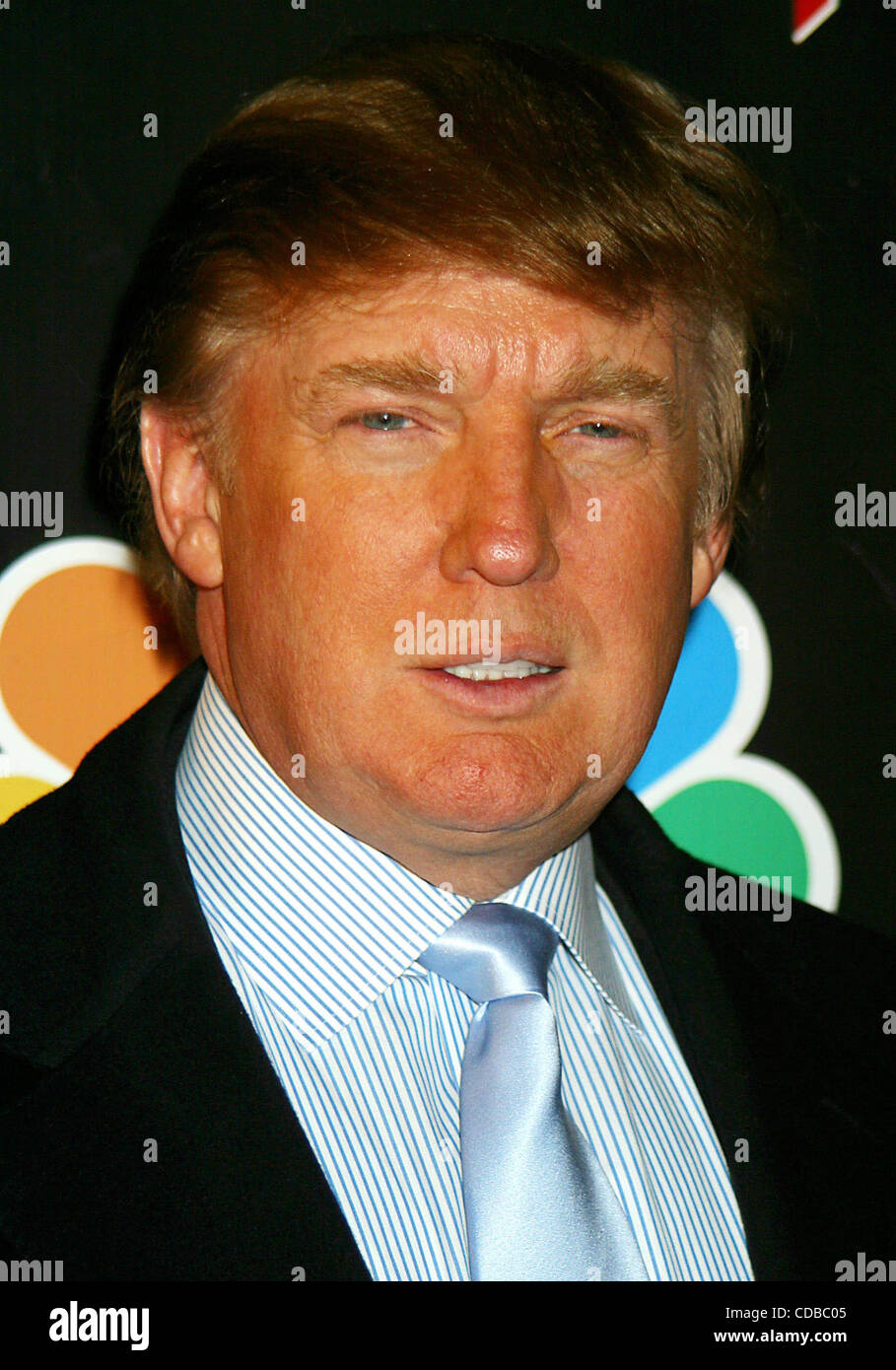 K35189JBU.L'apprenti PREND LA PLANÈTE ! !.L'atout de Donald et ex-PARTICIPANTS À ASSISTER À LA VUE DES PARTIES AU PLANET HOLLYWOOD À NEW YORK New York.1/29/2004. / 2004.(Image Crédit : Â© Judie Burstein/Photos/ZUMAPRESS.com) Globe Banque D'Images