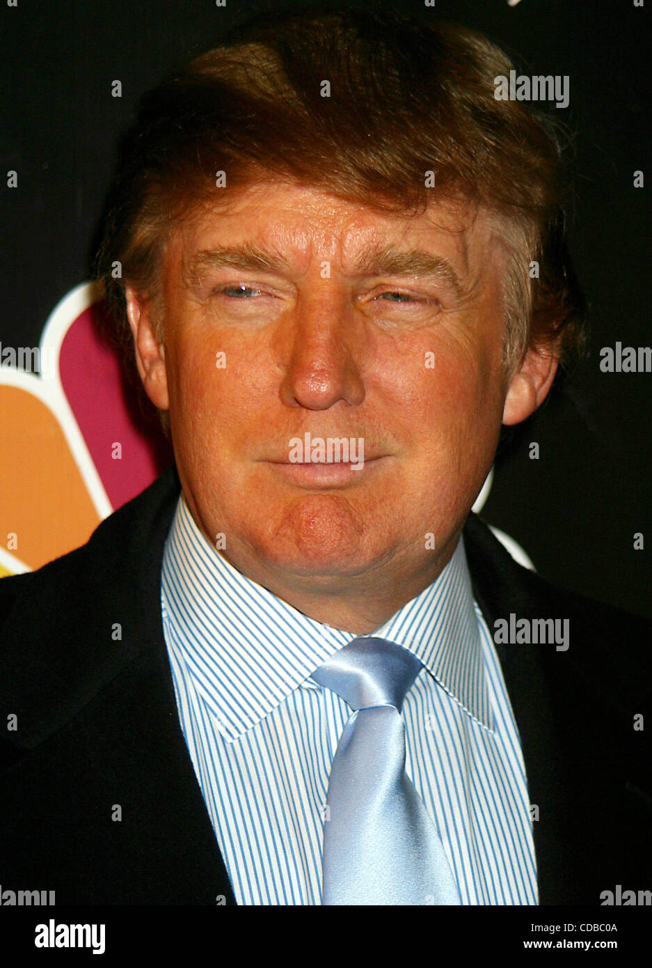 K35189JBU.L'apprenti PREND LA PLANÈTE ! !.L'atout de Donald et ex-PARTICIPANTS À ASSISTER À LA VUE DES PARTIES AU PLANET HOLLYWOOD À NEW YORK New York.1/29/2004. / 2004.(Image Crédit : Â© Judie Burstein/Photos/ZUMAPRESS.com) Globe Banque D'Images