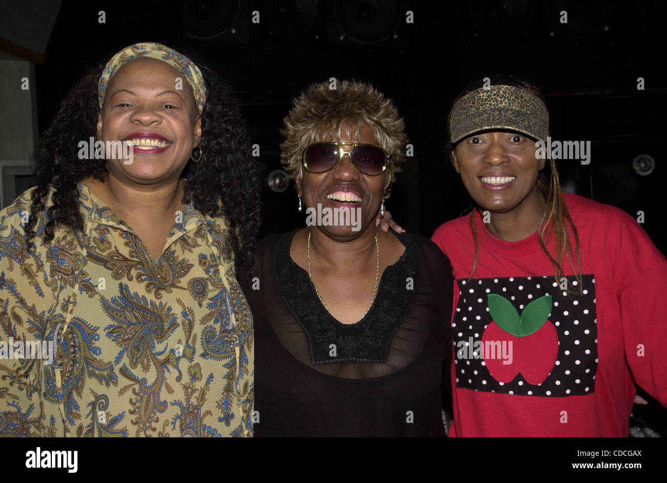 1 janvier, 2011 - New York, New York, États-Unis - K33793JKRON.''LES SWEET INSPIRATIONS'' (ELVIS PRESLEY'S BACKUP SINGERS DE 1969 À 1977).L'ENREGISTREMENT À OCEAN WAY RECORDING STUDIOS, Hollywood, CA. 10/18/2003. / 2003 Crédit : Image(© John Krondes Globe/ZUMAPRESS.com)/Photos Banque D'Images 1 janvier, 2011 - New York, New York, États-Unis - K33793JKRON.''LES SWEET INSPIRATIONS'' (ELVIS PRESLEY'S BACKUP SINGERS DE 1969 À 1977).L'ENREGISTREMENT À OCEAN WAY RECORDING STUDIOS, Hollywood, CA. 10/18/2003. / 2003 Crédit : Image(© John Krondes Globe/ZUMAPRESS.com)/Photos Banque D'Images