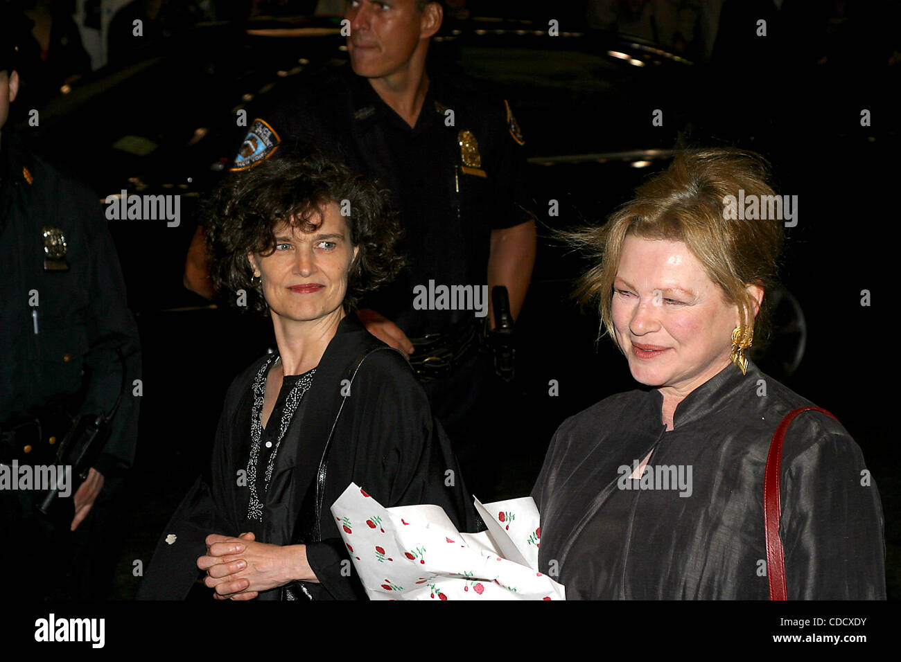 1 janvier, 2011 - New York, New York, États-Unis - DIANNE WIEST.K30339RM.AFTER PARTY POUR LA SOIRÉE D'OUVERTURE DE ''Salome'' JOUER AU WHISKEY BAR À NEW YORK New York.4/30/2003. / 2003 Crédit : Image(Â© Rick Mackler/Photos/ZUMAPRESS.com) Globe Banque D'Images