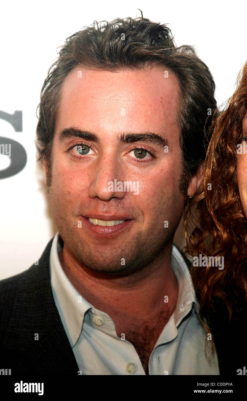 1 janvier, 2011 - New York, New York, États-Unis - K33999RM.SONY CÉLÈBRE LE CINQUIÈME ANNIVERSAIRE DE LA FD Trinitron® WEGA® PLAT ET DÉVOILE LE PLUS GRAND ÉCRAN PLAT HAUTE DÉFINITION À ÉCRAN LCD AU SPLASH LIGHT STUDIOS , NYC 11/06/2003. / CHRIS BARRISH Crédit : Image(Â© Rick Mackler/Photos/ZUMAPRESS.com) Globe Banque D'Images