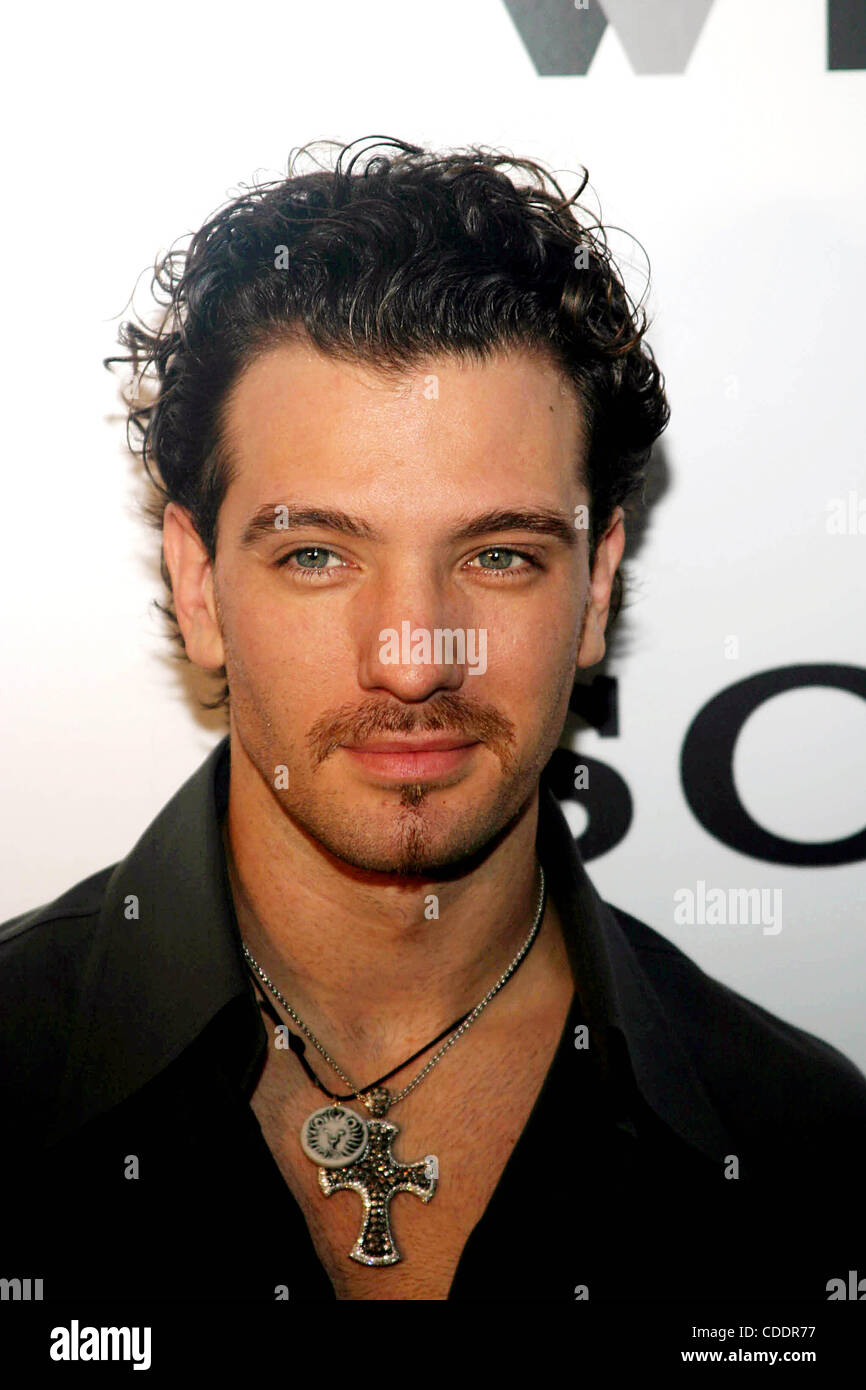 1 janvier, 2011 - New York, New York, États-Unis - K33999RM.SONY CÉLÈBRE LE CINQUIÈME ANNIVERSAIRE DE LA FD Trinitron® WEGA® PLAT ET DÉVOILE LE PLUS GRAND ÉCRAN PLAT HAUTE DÉFINITION À ÉCRAN LCD AU SPLASH LIGHT STUDIOS , NYC 11/06/2003. / JC CHASEZ(Credit Image : Â© Rick Mackler/Photos/ZUMAPRESS.com) Globe Banque D'Images