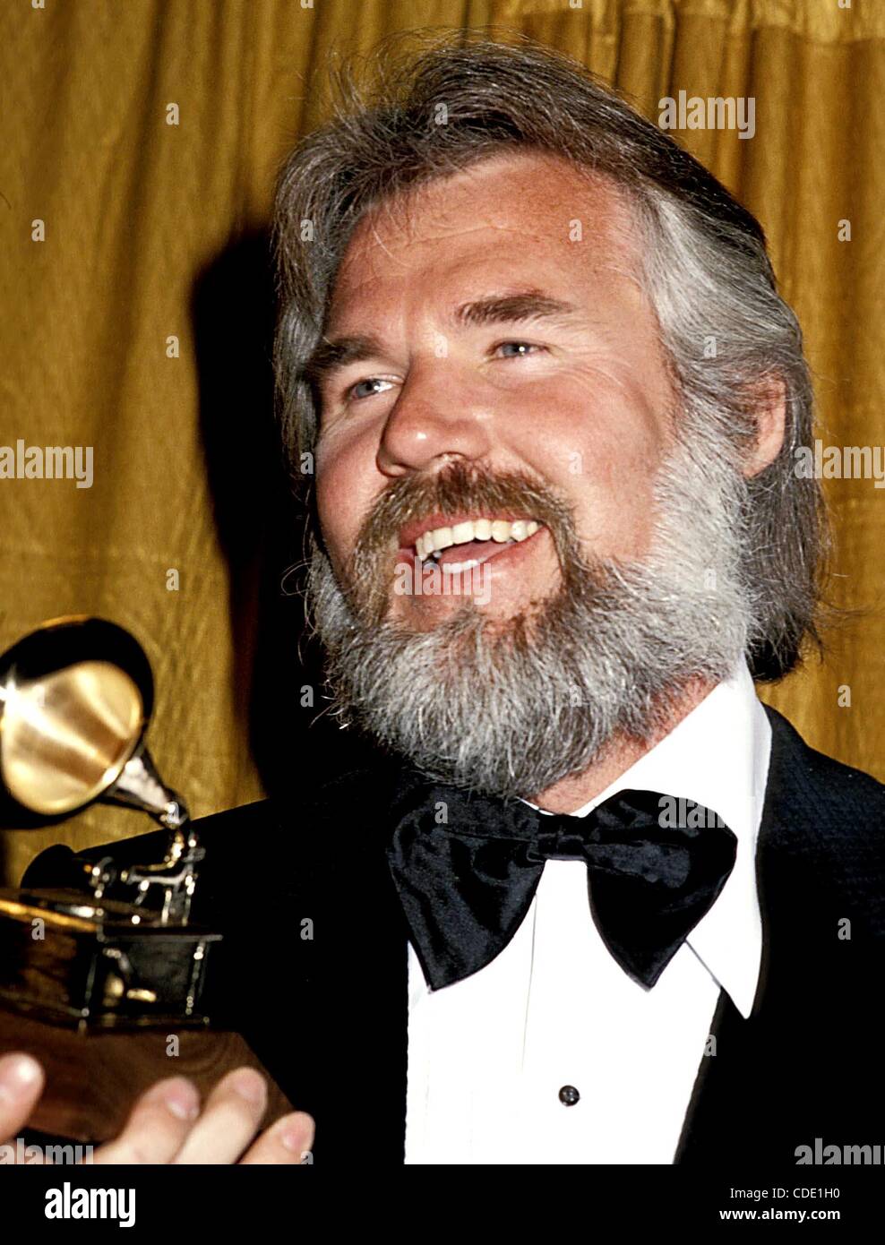 1 janvier 2011 - Hollywood, Californie, États-Unis - 10429.GRAMMY Awards.Kenny Rogers. / / 1978 Crédit : Image(Â© Phil Roach/Photos/ZUMAPRESS.com) Globe Banque D'Images