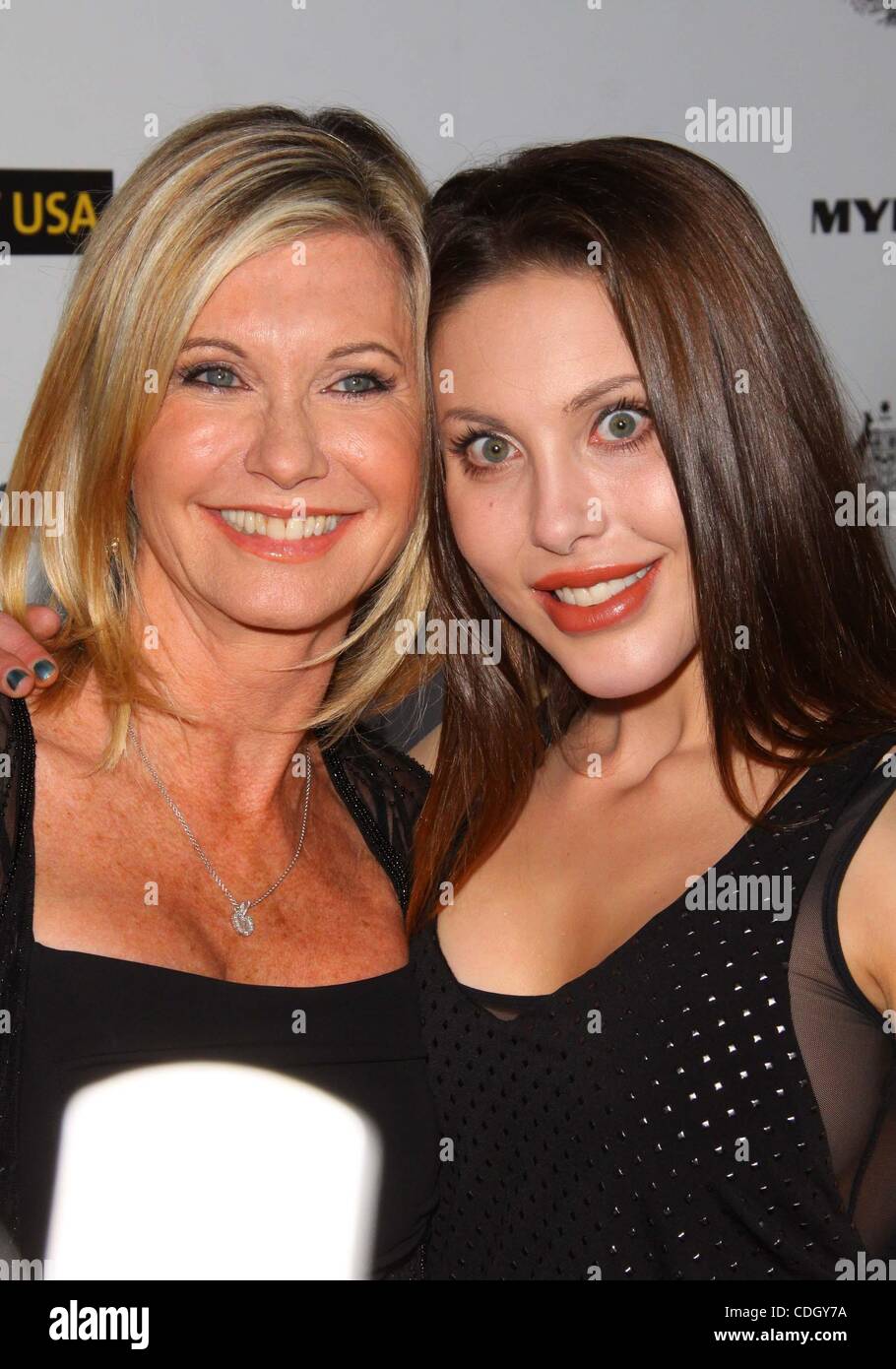 22 janvier 2011 - Los Angeles, Californie, États-Unis - Olivia Newton-John, Chloe Lattanzi.G'DAY USA Australie Semaine Black Tie gala tenu au Hollywood Palladium, Los Angeles, CA. 22 janvier - 2011. K67417TL(Image Crédit : Â©/TLeopold ZUMAPRESS.com)/Photos Globe Banque D'Images