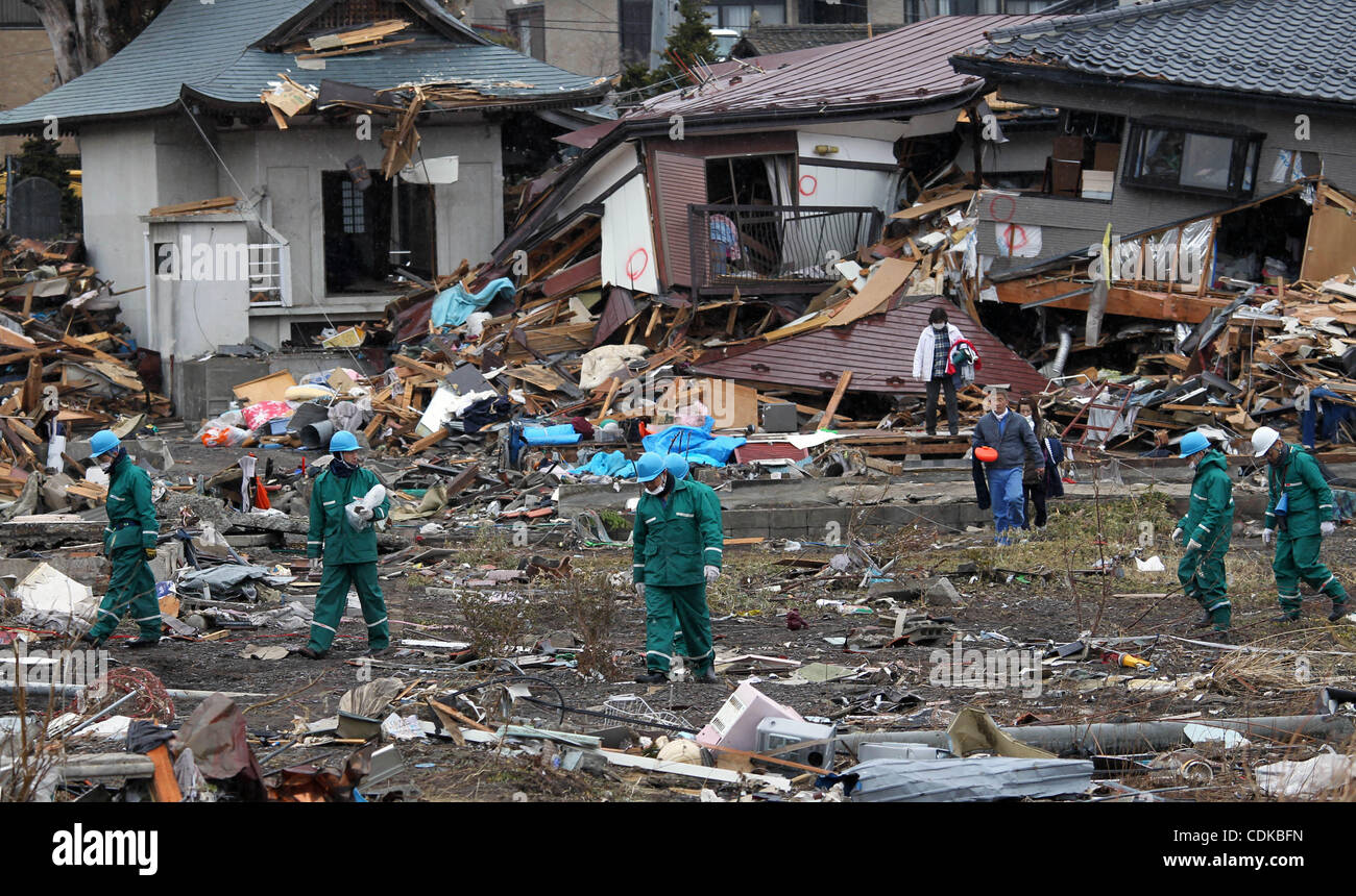 Mar. 15, 2011 - Yamada, Japon - des maisons effondrées dans Yamada, Iwate, Japon. Tremblement de terre de magnitude 9,0 a frappé le nord du Japon. Plusieurs dizaines de milliers de personnes sont toujours portées disparues. (Crédit Image : © Koichi Kamoshida/Jana Press/ZUMAPRESS.com) Banque D'Images