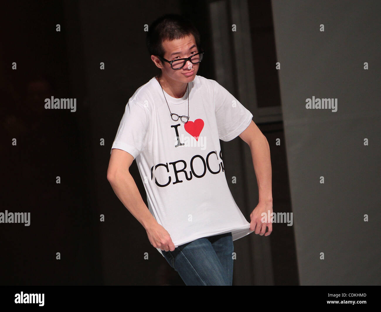 Crocs fashion Banque de photographies et d'images à haute résolution - Alamy