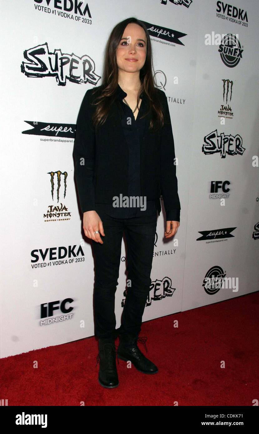 Mar. 21, 2011 - Hollywood, Californie, États-Unis - J14840CHW .''Super'' Los Angeles Premiere.l'Egyptian Theater, Hollywood, CA.03/21/2011 .ELLEN PAGE . Crédit Image : 2011(Â© Clinton Wallace/Globe Photos/ZUMAPRESS.com) Banque D'Images