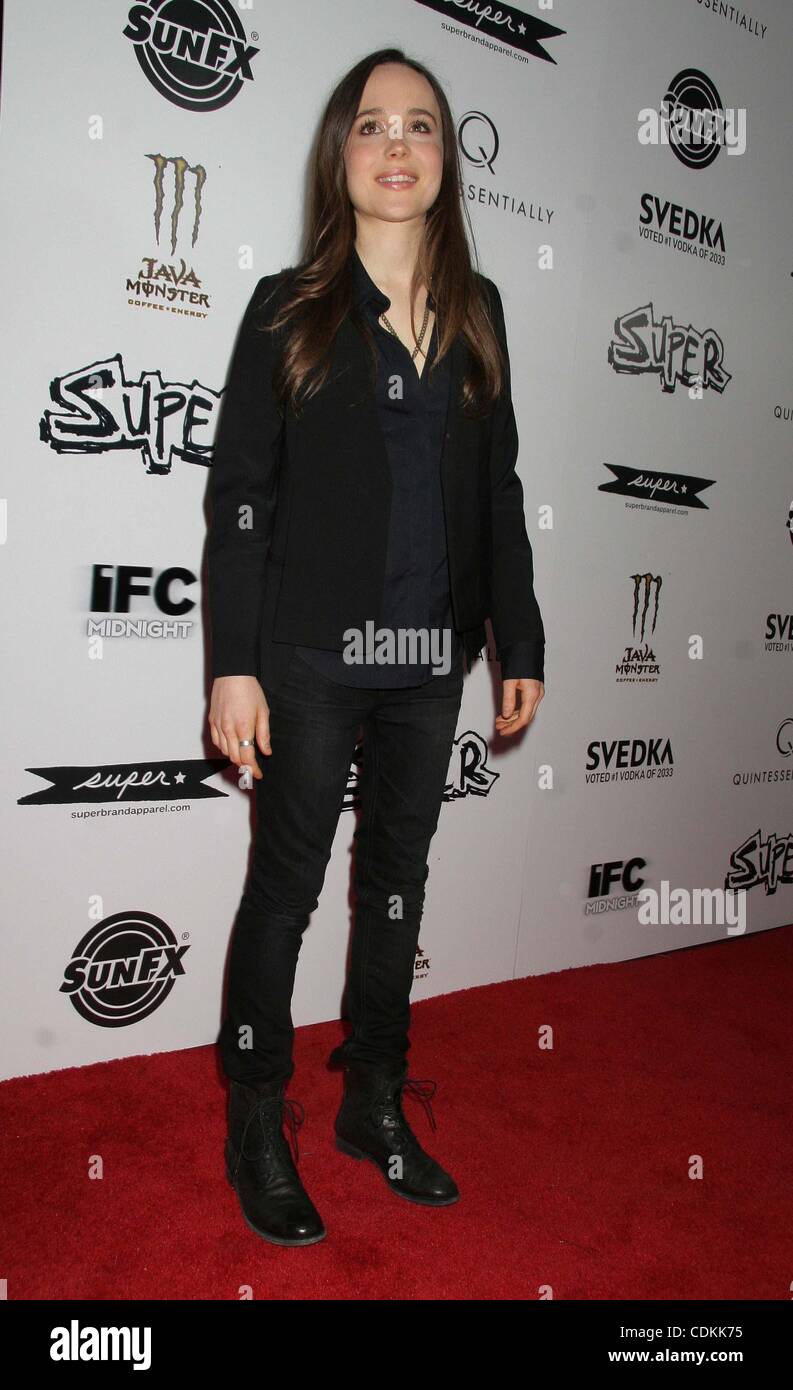 Mar. 21, 2011 - Hollywood, Californie, États-Unis - J14840CHW .''Super'' Los Angeles Premiere.l'Egyptian Theater, Hollywood, CA.03/21/2011 .ELLEN PAGE . Crédit Image : 2011(Â© Clinton Wallace/Globe Photos/ZUMAPRESS.com) Banque D'Images