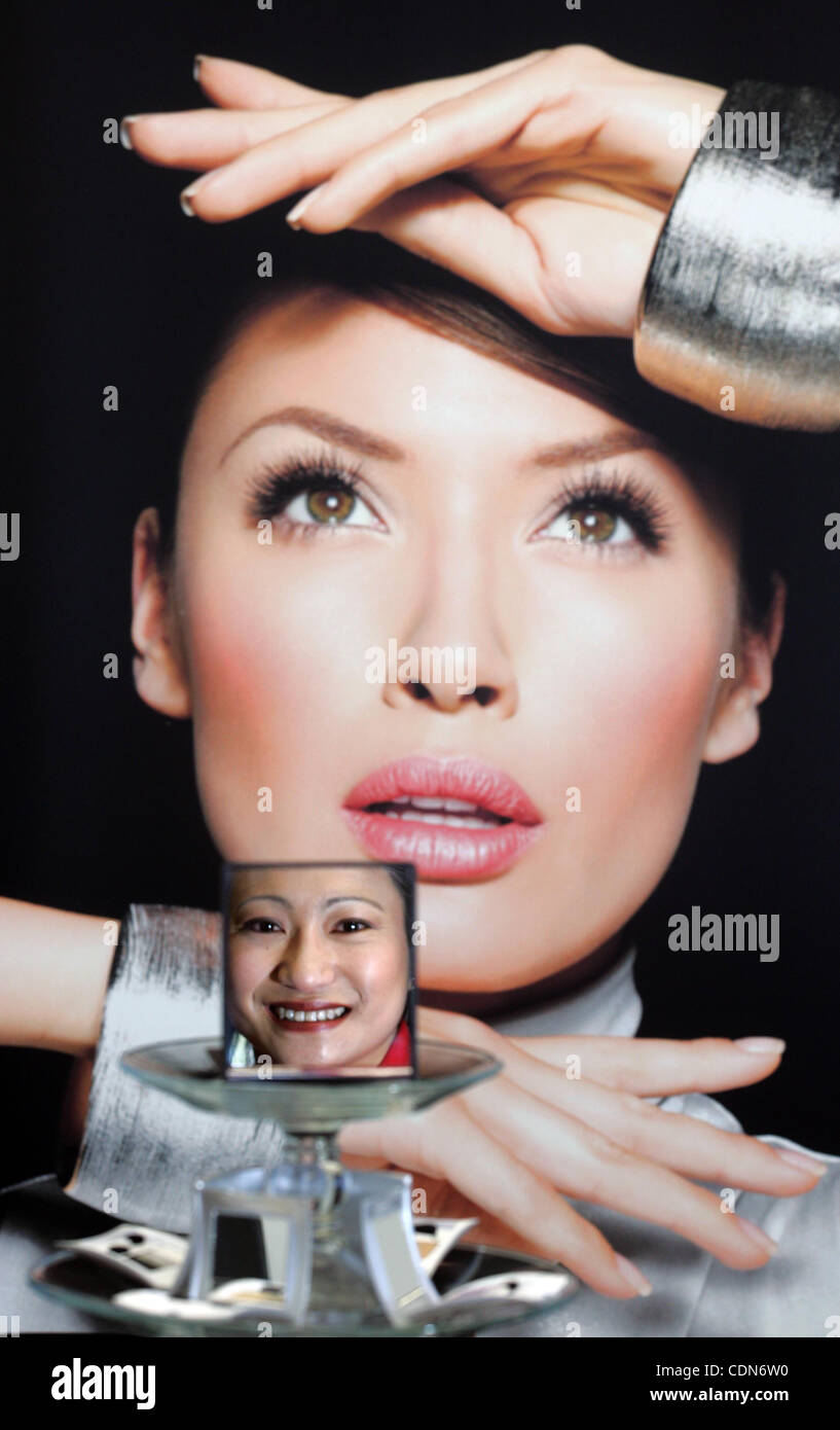 Connie Tan, directeur général de Jafra, une entreprise de cosmétiques à Westlake Village. (Photo par Ringo Chiu / Zuma Press) Banque D'Images