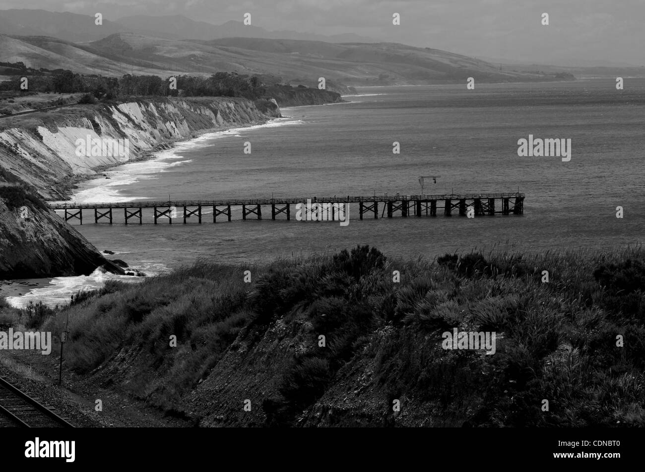 La Jetée de Gaviota State Beach Park s'étend dans l'océan Pacifique dans la région de Gaviota,CA. le Mai 19, 2011.(Image Crédit : © John Pyle/Cal/ZUMAPRESS.com) Media Sport Banque D'Images
