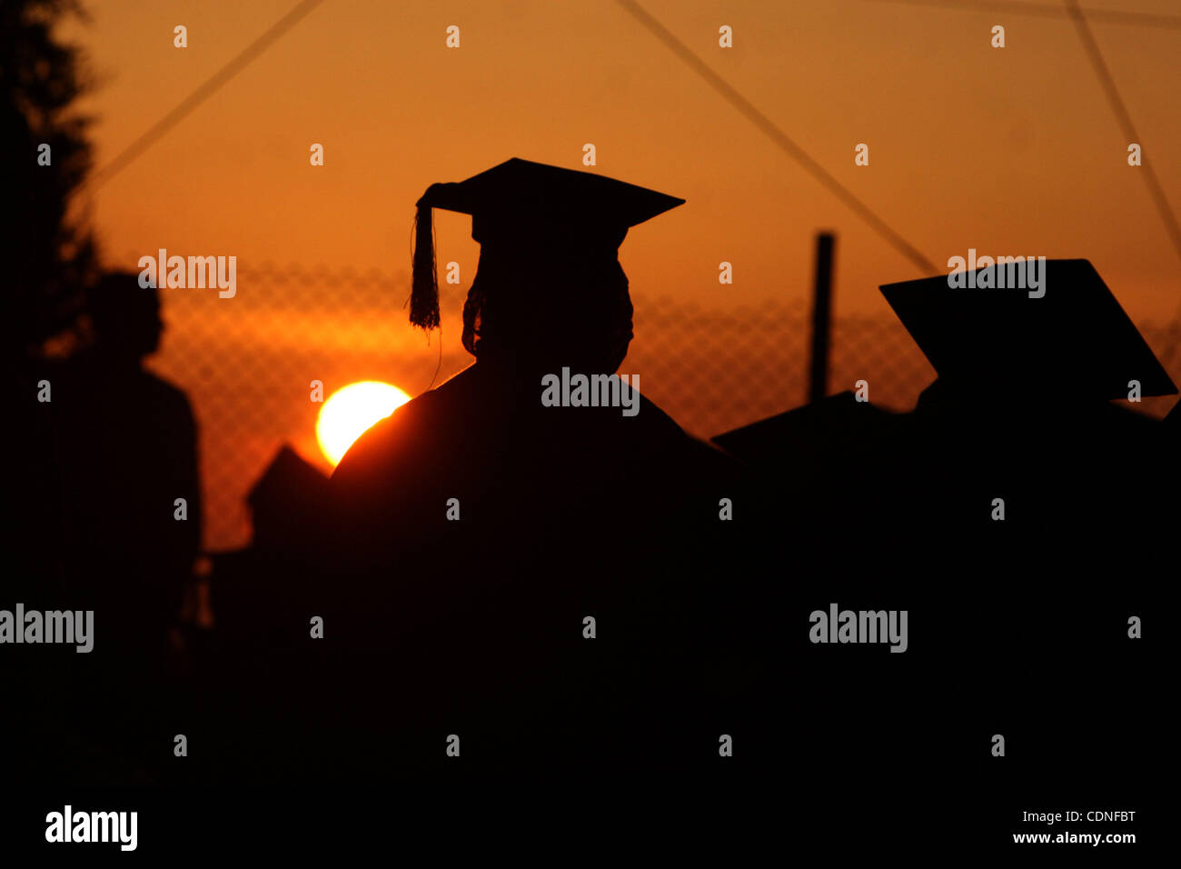 Des étudiants palestiniens assister à leur cérémonie de remise de diplômes à l'Université de Birzeit, près de la ville cisjordanienne de Ramallah, vendredi 3 juin 2011. Photo par Issam Rimawi Banque D'Images