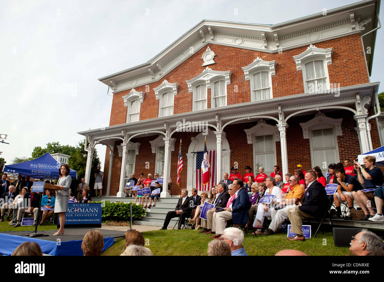 27 juin 2011 - Waterloo, Iowa, États-Unis - U.S. Rep. MICHELE BACHMANN (R-Minn) lance officiellement sa campagne pour la nomination présidentielle des républicains dans sa ville natale de Waterloo, Iowa. Bachmann, l'un des favoris dans le parti conservateur Tea Party, est on parle maintenant comme un sérieux concurrent sur th Banque D'Images