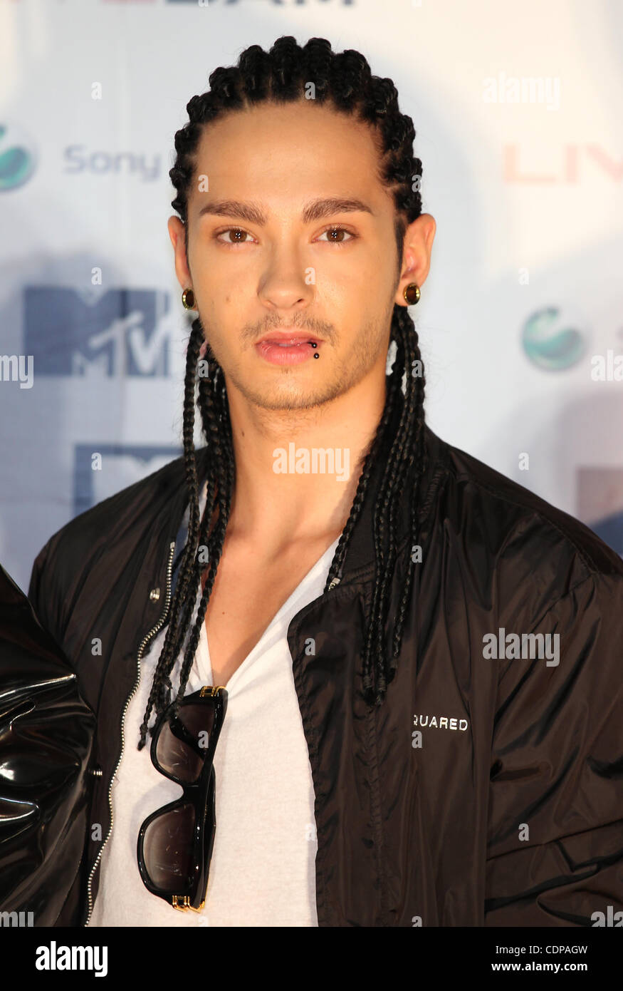 25 juin 2011 - Osaka, Japon - Tom Kaulitz de Tokio Hotel pose sur le tapis rouge pendant les MTV Video Music aider le Japon 2011 au Makuhari Messe Event Hall à Chiba, au Japon. (Crédit Image : © Junko Kimura/Jana Press/ZUMAPRESS.com) Banque D'Images