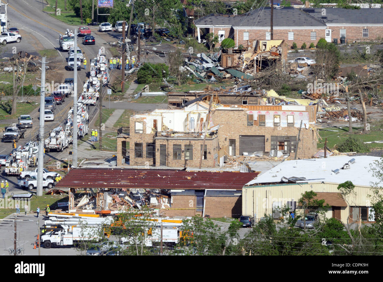 29 Avril 11 Ringgold Georgie Etats Unis Immeubles Endommages Sont Vus Dans Ringgold Georgia Usa Le 29 Avril 11 Apres Une Puissante Tornade A Balaye La Petite Ville Le 27 Avril