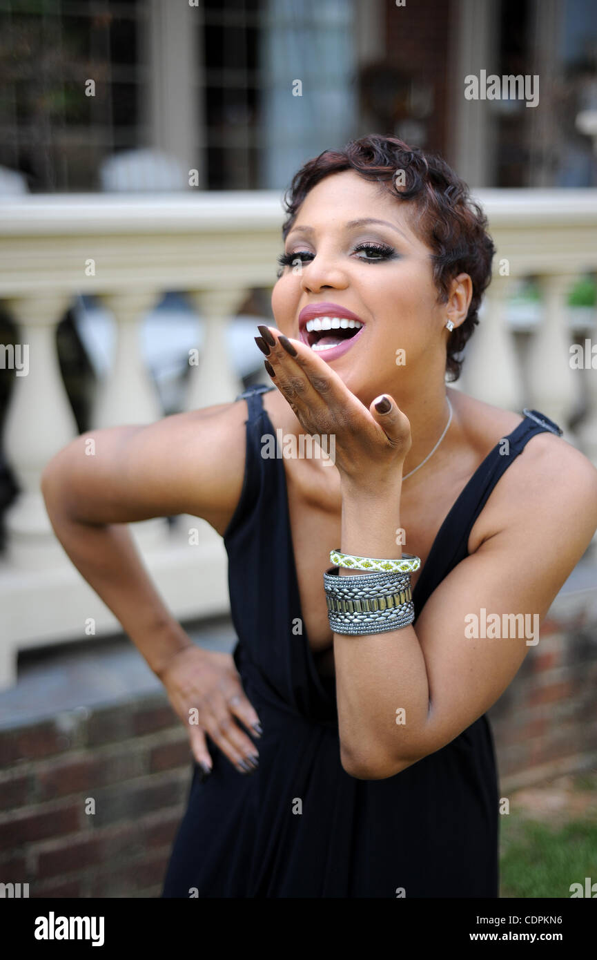 14 mai 2011 - Duluth, GA, États-Unis - Duluth, GA - 13 mai : la chanteuse Toni Braxton à son domicile à Duluth, en Géorgie le vendredi 13 mai, 2011. (Crédit Image : © Erik Lesser/ZUMAPRESS.com) Banque D'Images