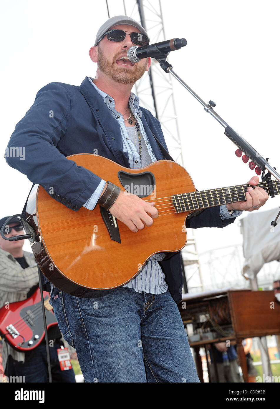 Jun 11, 2011 - Nashville, Tennessee, USA - Musicien COREY SMITH effectue live at the Riverfront étapes dans le cadre du 40e anniversaire de l'AMC Music Festival qui se déroulera sur une période de quatre jours au centre-ville de Nashville. Copyright 2011 Jason Moore (crédit Image : © Jason Moore/ZUMAPRESS.com) Banque D'Images