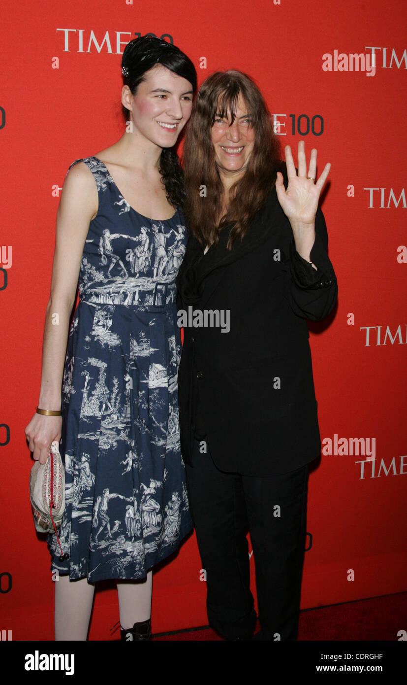 patti-smith-and-jesse-smith-banque-de-photographies-et-d-images-haute