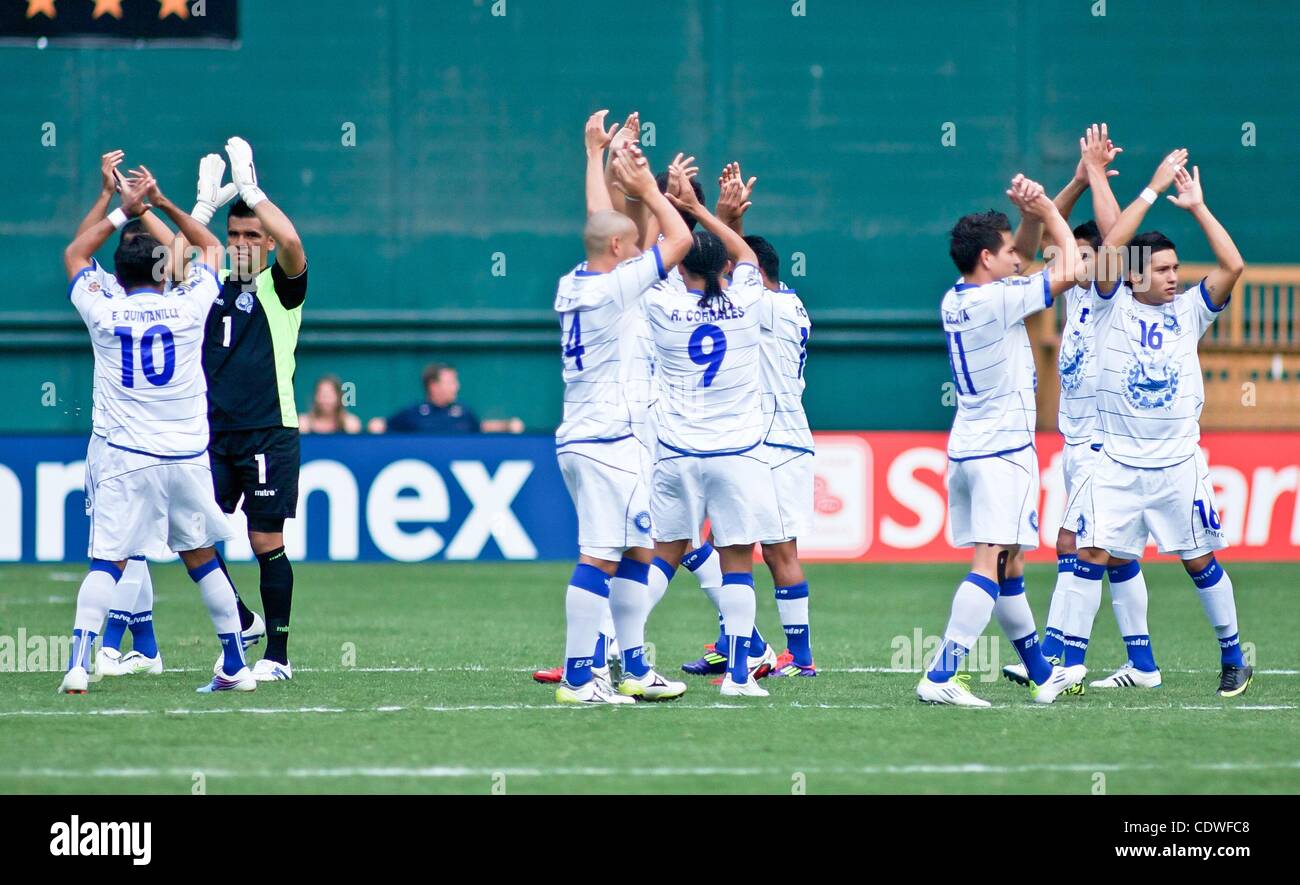 16 juin 2011 - Washington, District de Columbia, États-Unis d'Amérique - El Salvador les joueurs frappant avant la Gold Cup quarts de finale dimanche, 19 juin 2011 à RFK Stadium de Washington DC. (Crédit Image : © Saquan Stimpson/global/ZUMAPRESS.com) Southcreek Banque D'Images