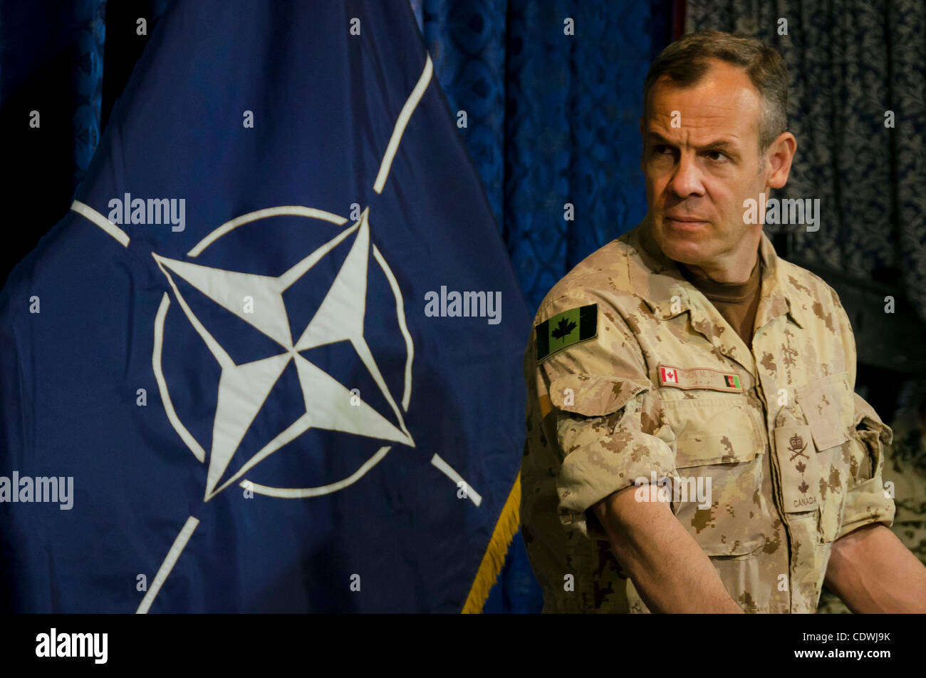 Septembre 12, 2011 - Kaboul, Afghanistan - lors d'une conférence de presse au QG de la FIAS à Kaboul, le général MICHAEL DAY, commandant adjoint de la Mission de formation de l'OTAN en Afghanistan, les champs d'une question sur l'état de préparation de l'Armée nationale afghane (ANA) et la Police nationale afghane (PNA) de supposer re Banque D'Images