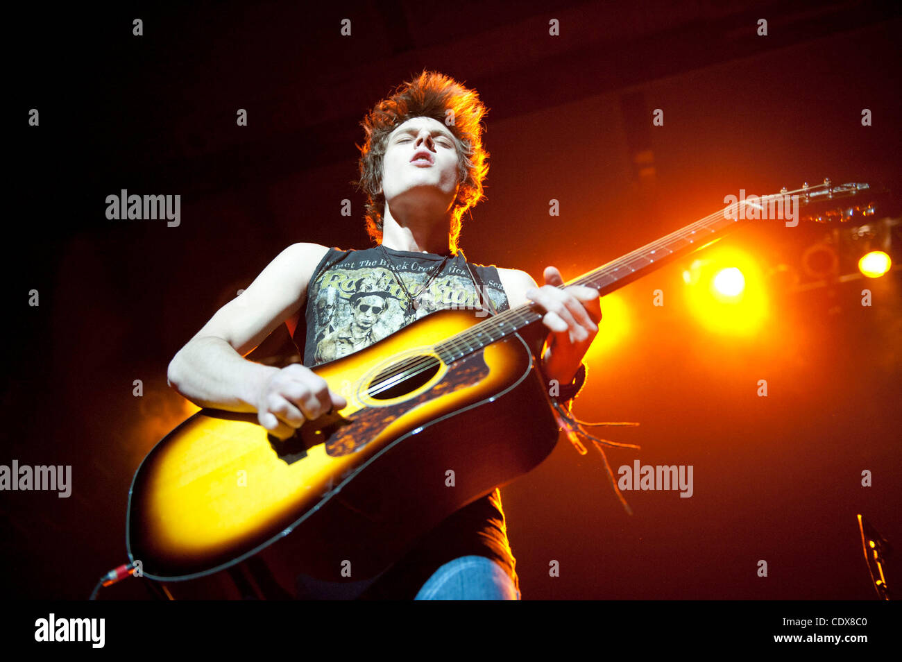 Le 1 novembre, 2011 - Napa, Californie, USA - guitariste TYLER BRYANT ouverture à Jeff Beck dans le Uptown Theatre. (Crédit Image : © Jérôme Brunet / Zuma Press) Banque D'Images