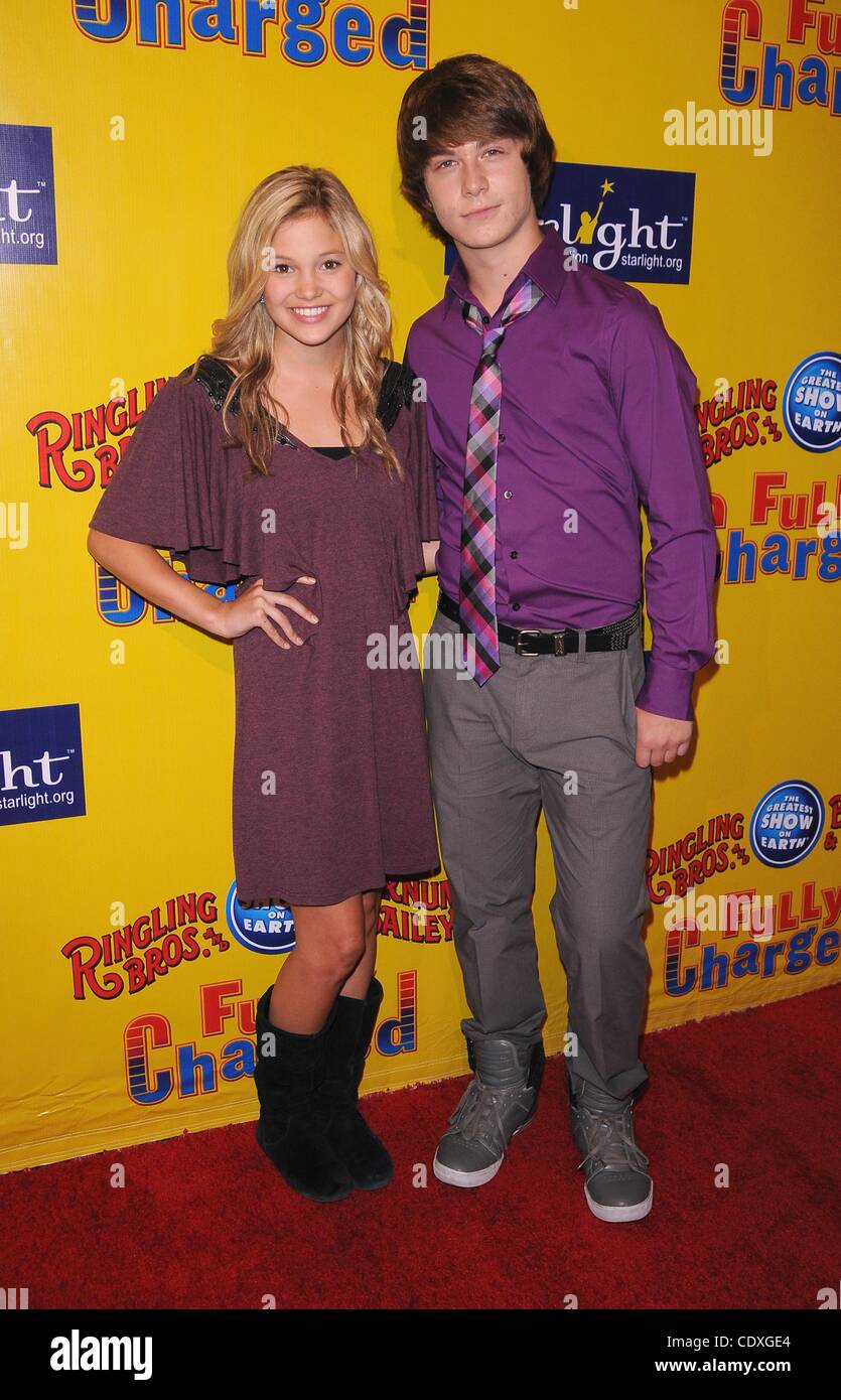 21 juillet 2011 - Hollywood, Californie, États-Unis - Ringling Bros and Barnum & Bailey ''complètement chargé'' celebrity premiere avec ChildrenÃƒâ Starlight€¢s Fondation au Staples Center de Los Angeles, CA 7/21/2011 11..OLIVIA HOLT et EVAN HOFER(Image Crédit : Â© Scott Kirkland/Globe Photos/ZUMAPRESS.com) Banque D'Images