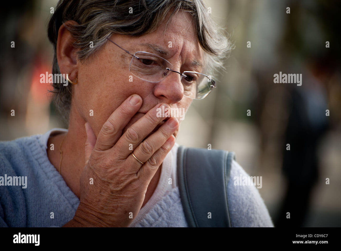 Septembre 11, 2011 - New York, New York, États-Unis - beaucoup de gens sont venus pour rendre hommage au cours d'un service commémoratif pour marquer le dixième anniversaire de l'attaque du World Trade Center le 11 septembre 2001. (Crédit Image : © Rebecca Gaal/ZUMAPRESS.com) Banque D'Images