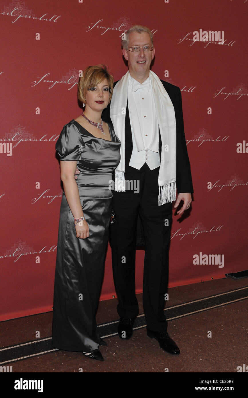 Georg Leicht et épouse Rita à l'Semperoperball 2011 à l'Opéra Semper. Dresde, Allemagne - 14.01.2011 Banque D'Images