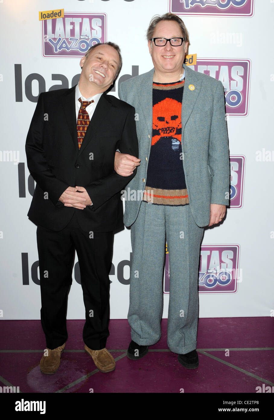 Vic Reeves (R) et Bob Mortimer 2011 Chargé Laftas prix lors de l'arrivées de Coucou Club - Londres, Angleterre - 01.02.11 Banque D'Images
