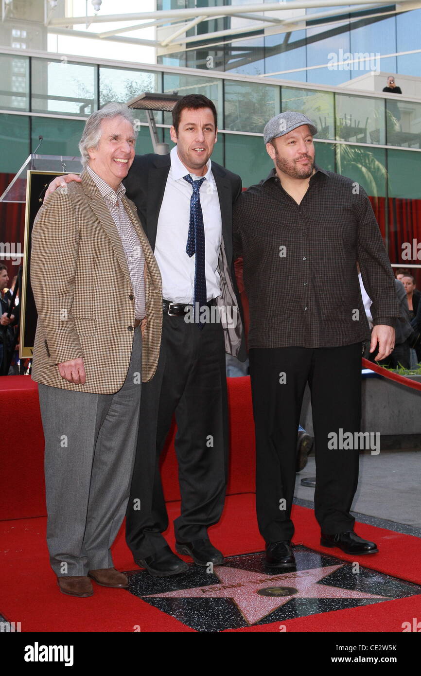 Henry Winkler, Adam Sandler et Kevin James Adam Sandler est honoré sur le Hollywood Walk of Fame et reçoit son Étoile au cours d'une cérémonie spéciale à Hollywood. Los Angeles, Californie - Obligatoire 01.02.11 Banque D'Images