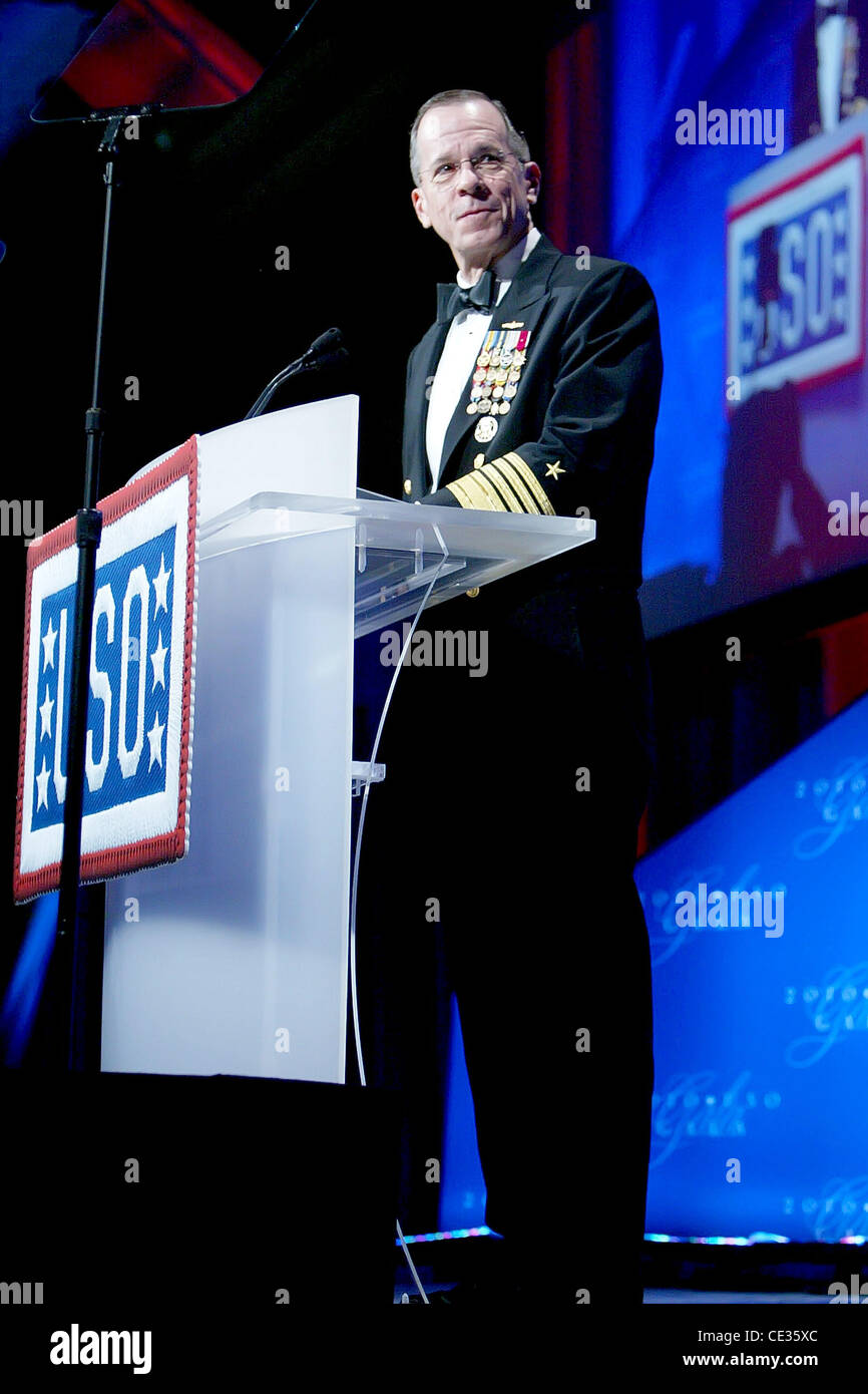 L'Amiral Mike Mullen, Chef d'état-major des armées l'USO 2010 Gala à Woodley Park Hotel - à l'intérieur de Washington DC, USA - 07.10.10 Banque D'Images