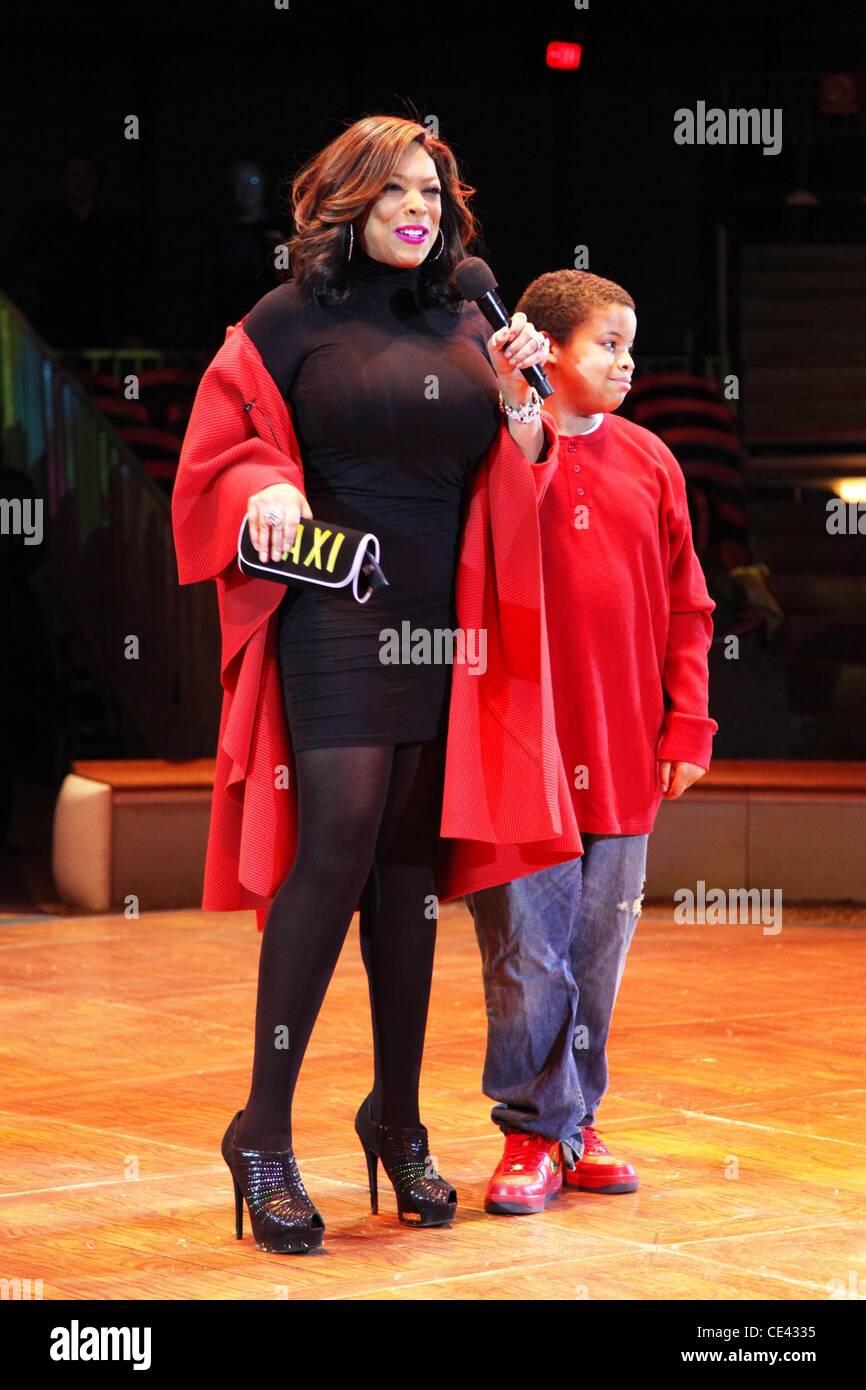 Wendy Williams et son fils Kevin Williams Wendy Williams s'affiche en haut  de la Big Apple Circus Show 'Dance sur !' comme Guest Ringmaster New York  City, USA - 10.12.10 Photo Stock - Alamy